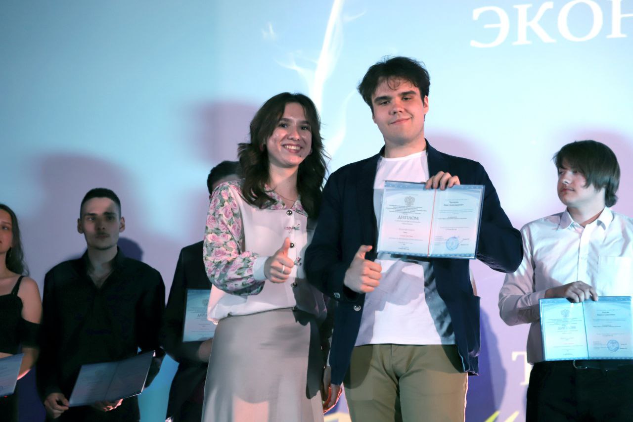 В Колледже космического машиностроения и технологий прошёл выпускной вечер