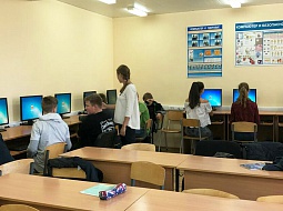 «Путёвка в жизнь»: школьники Королёва получают профессию оператора ЭВМ в стенах университета